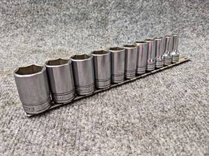 lot 323 image: SNAP-ON 38 Drive Flank Drive Semi-Deep 6-Point Sockets - From 78 to 14
