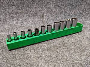 lot 330 image: SNAP-ON 38 Drive Flank Drive Deepwell Sockets - From 78 to 14 in Magnetic Holder