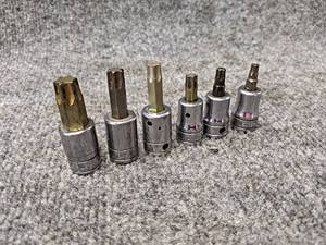 lot 332 image: SNAP-ON 38 Drive Heavy Duty Torx Drivers- From T27 to T55