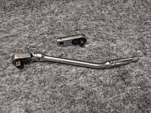 lot 339 image: SNAP-ON 38 Drive Bent Handle Flex Head Ratchet and SNAP-ON Square Drive 38 Ratchet Head