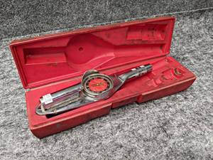 lot 366 image: SNAP-ON TORQOMETER - 8 Model TE25LA - Calibrated on 2-15-2023 - With Case
