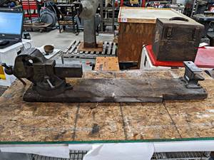 lot 403 image: DUNLAP 3-12 Bench Vise and Small Anvil Prairie Anvil Model A1 - NO SHIPPING