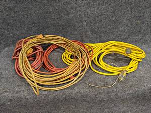 lot 412 image: Lot of (4) Extension Cords