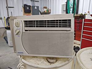 lot 417 image: Fedders 5000 BTU Window Air Conditioner - 115V - Model# A3X05F2A - NO SHIPPING