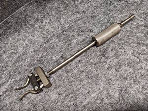 lot 439 image: MAC Tools Slide Hammer Pilot Bearing Puller - Part No. PBP1170