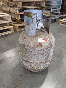 lot 445 image: 20# Propane Tank - Empty - NO SHIPPING