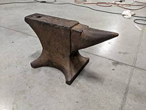 lot 19 image: 150# Anvil - About 21-12 x 12 - NO SHIPPING