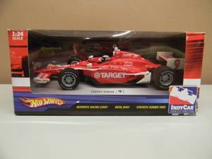 HOTWHEELS 124 SCALE - INDY CAR SERIES #9 2009 SERIES SCOTT DIXON - SIGNED BOX & CAR - IN BOX - NICE - AWESOME PIECE - SEE PICTURES