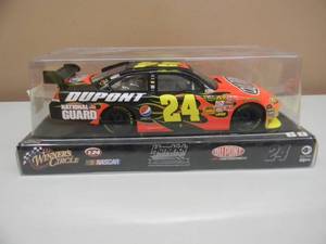 WINNERS CIRCLE 124 SCALE - NASCAR HENDRICK MOTORSPORTS 25TH ANNIVERSARY #24 JEFF GORDAN - SIGNED BOX & CAR - IN BOX - NICE - AWESOME PIECE - SEE PICTURES