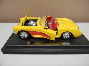 BURAGO 124 SCALE - 1957 CHEVROLET CORVETTE - VERY NICE - AWESOME PIECE - SEE PICTURES