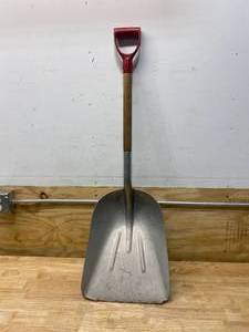 lot 96 image: Scoop Shovel