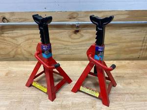 lot 99 image: NORTHERN INDUSTRIAL Set of 2 Ton Jack Stands