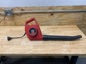 lot 107 image: TORO 300 Clean Sweep Electric Blower