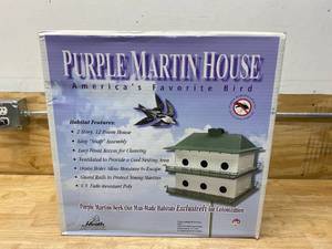 lot 33 image: Plastic Purple Martin House- 12 Room