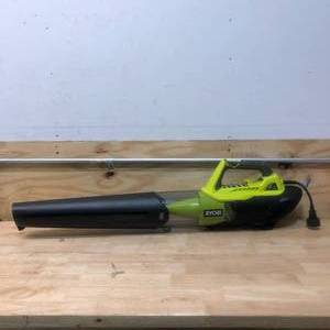 lot 62 image: RYOBI RY421021VNM 135 MPH 440 CFM 8 Amp Corded Electric Jet Fan Blower