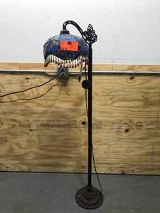 lot 79 image: Vintage Lamp w Stained Glass Shade