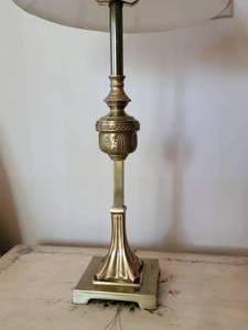 lot 26 image: Regency Brass Lamp