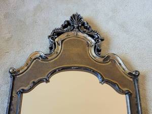 lot 30 image: Regency Wall Mirror