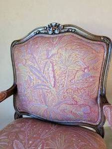 lot 6 image: Elegant French Louis XV Armchair Pairing