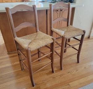 lot 60 image: Stylish Rush Seat Counter Chairs