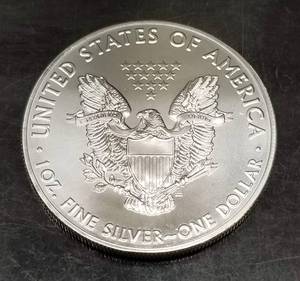 2016 AMERICAN SILVER EAGLE 1 TROY OZ .999 FINE SILVER DOLLAR