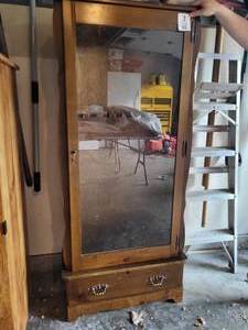 lot 3 image: Gun Cabinet For Eight Guns--Lock On Front--Mirrored Front Door--One Drawer On The Bottom That Can Be Locked Also