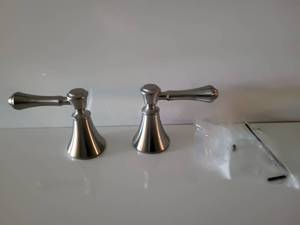 lot 29 image: H297SS--Standard Traditional Bath FaucetBidet Handles