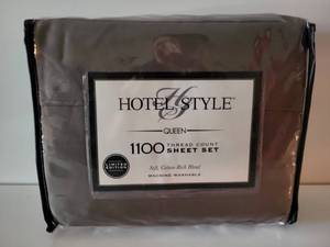 lot 36 image: Hotel Style--Queen 1100 Thread Count Sheet Set--Soft Cotton-Rich Blend--Machine Washable
