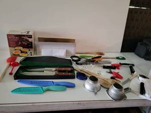lot 92 image: Five Piece Creme Bruclee Set & Miscellaneous Kitchen Utincles