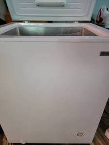 lot 126 image: White Vissani Cyclopentane Chest Freezer