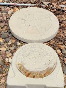 lot 134 image: Two Round Patio Landscape Blocks