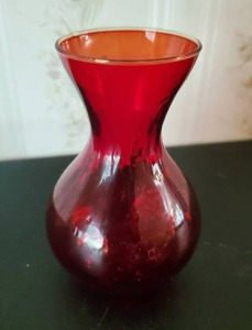 Hand Blown Stiegel Type Vase