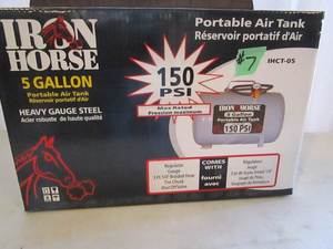 lot 7 image: Iron Horse 5 Gallon Portable Air Tank