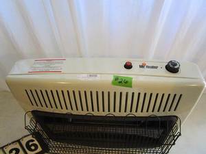 lot 26 image: Mr. Heater 30,000 BTU - Natural Gas