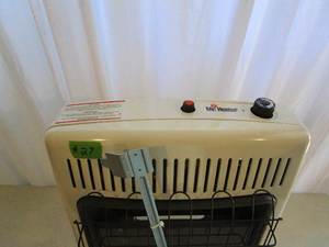 lot 27 image: Mr. Heater 20,000 BTU - Natural Gas
