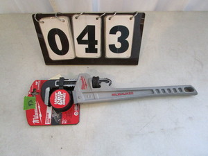 lot 43 image: Milwaukee 18 Aluminum Pipe Wrench