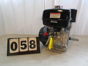 lot 58 image: Honda GX390 Gas Engine
