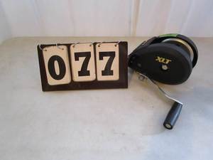 lot 77 image: Fulton 1500 lb Winch wStrap