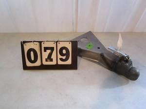 lot 79 image: Bulldog A-Frame Coupler - Class 4
