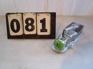 lot 81 image: Reese Tow Power Fast-Lok Coupler