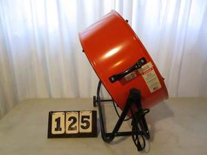 lot 125 image: Maxx Air Drum Fan - 24