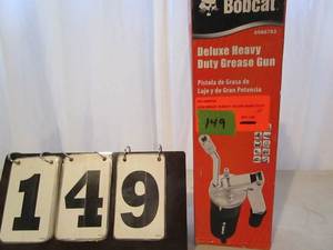 lot 149 image: Bobcat Deluxe Heavy Duty Grease Gun