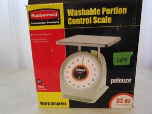 lot 159 image: Rubbermaid (Pelouze) 32 oz Scale