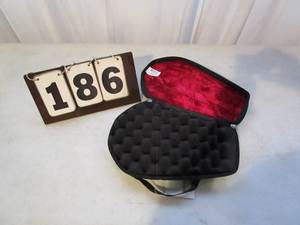 lot 186 image: Bull Dog Pistol Case - Green