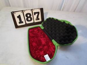 lot 187 image: Bull Dog Pistol Case - Black
