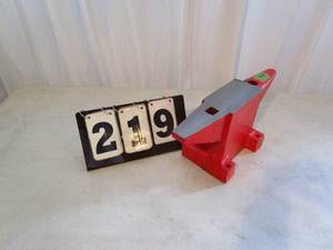 lot 219 image: Real Steel 66 lb Anvil