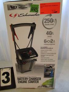 lot 223 image: Schumacher Battery Charger