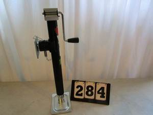 lot 284 image: Bull Dog 5000 lb Trailer Tongue Jack