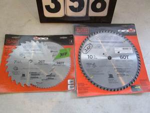 lot 358 image: Black & Decker Saw Blades - qty 2