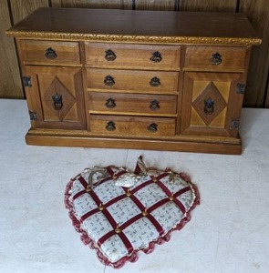 lot 324 image: Wooden Jewelry Box, Padded Heart Jewelry Organizer, Includes Pictured Jewelry